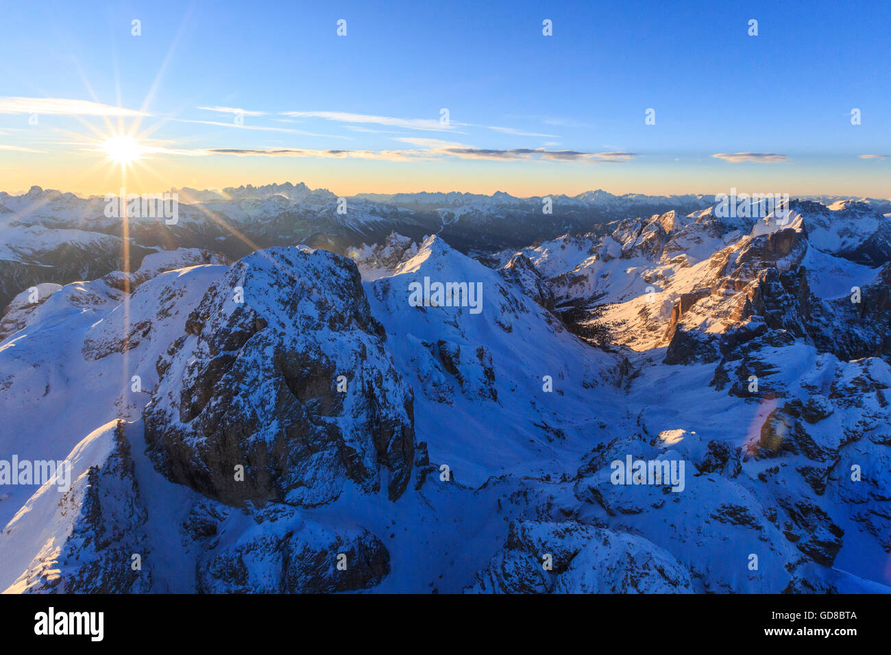 Vista aerea del Catinaccio al tramonto dello sciliar parco naturale Dolomiti trentino alto adige italia Europa Foto Stock