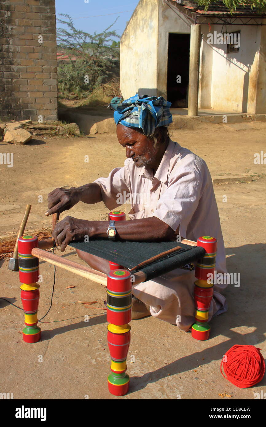 Artigiano locale in Nirona, villaggio locale vicino a Bhuj, Gujarat, India Foto Stock