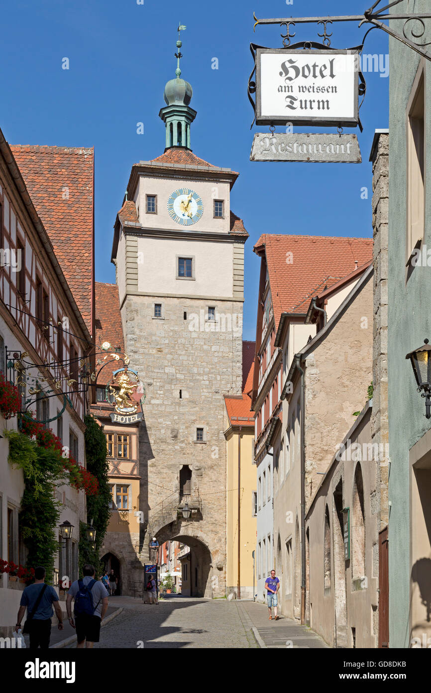 Weisser Turm, Georgengasse, città vecchia, Rothenburg ob der Tauber, Franconia centrale, Baviera, Germania Foto Stock