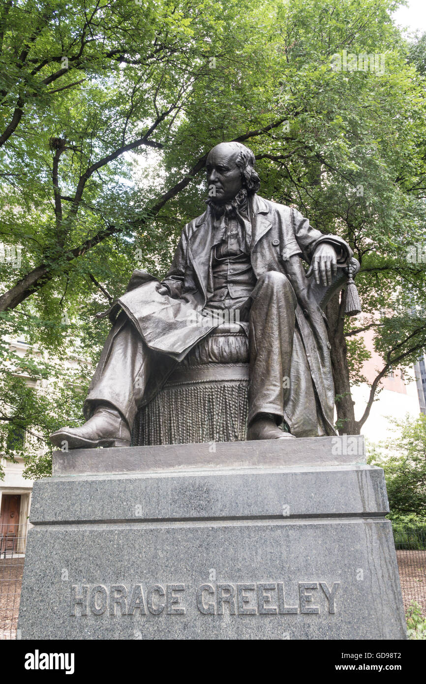 Statua di Horace Greeley in City Hall Park, New York, Stati Uniti d'America Foto Stock
