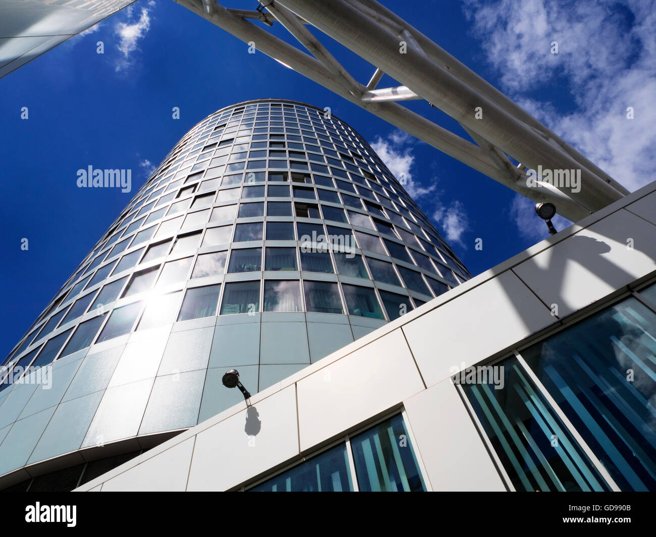 La Rotunda cilindrica di alta crescita degli anni Sessanta edificio residenziale riaperto 2008 Bullring Birmingham West Midlands England Foto Stock