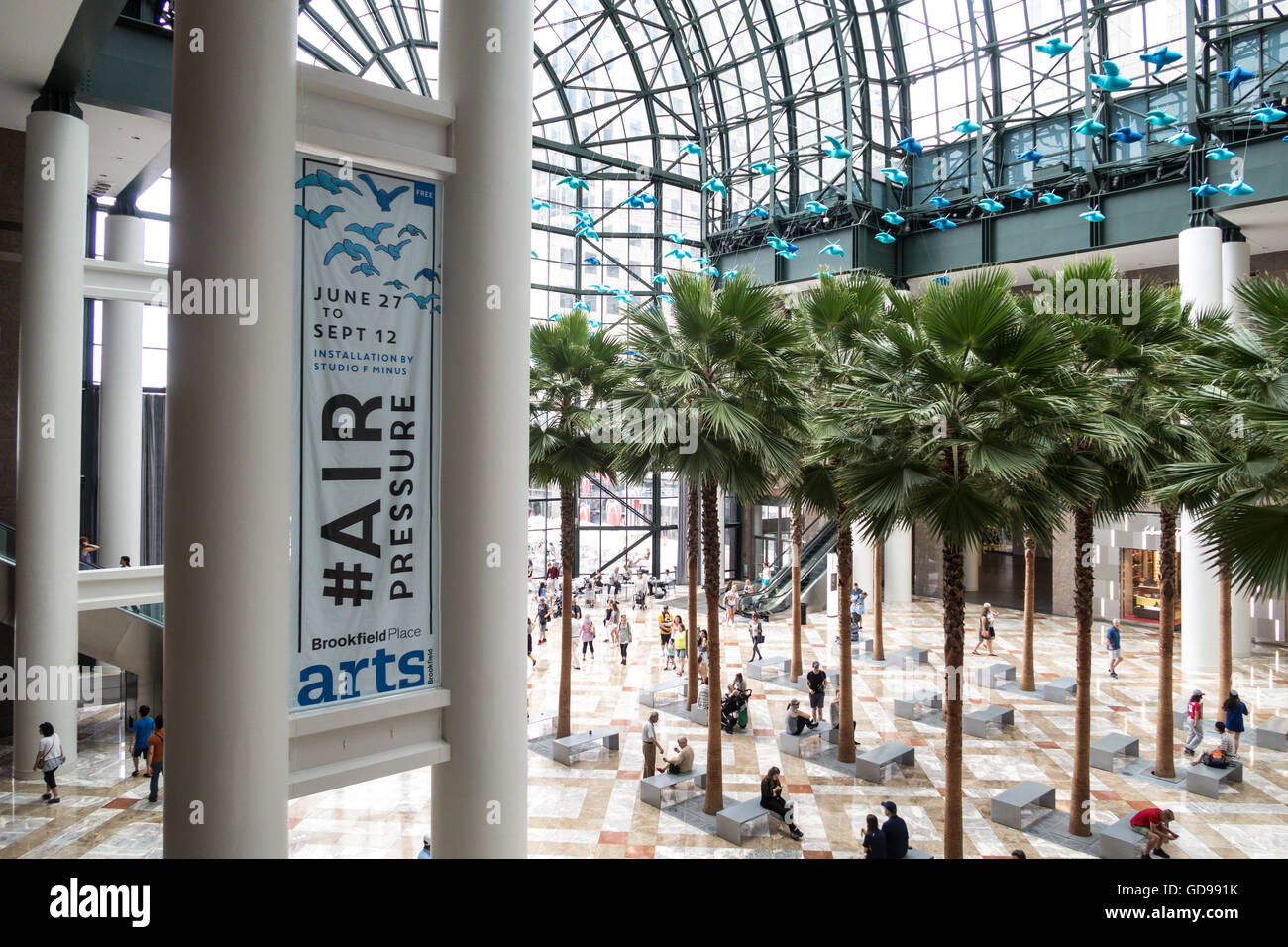 Il giardino di inverno Atrium, luogo di Brookfield nel Battery Park City, NYC, STATI UNITI D'AMERICA Foto Stock