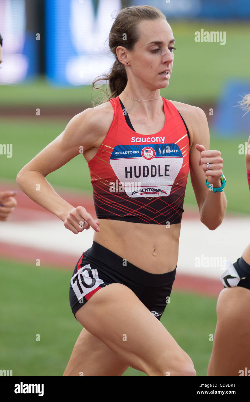 Eugene, Stati Uniti d'America. 10 Luglio, 2016. Molly Huddle prende il primo posto nel femminile 5000m gara al USATF 2016 prove olimpiche a Histori Foto Stock