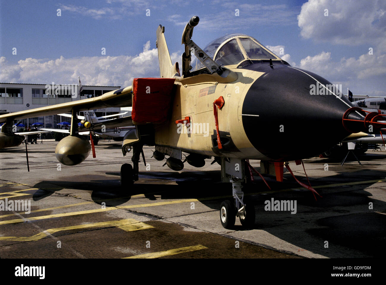 Il Panavia Tornado è il motore di un jet fighter-bomber sviluppato congiuntamente come il multi-ruolo di aerei da combattimento Foto Stock