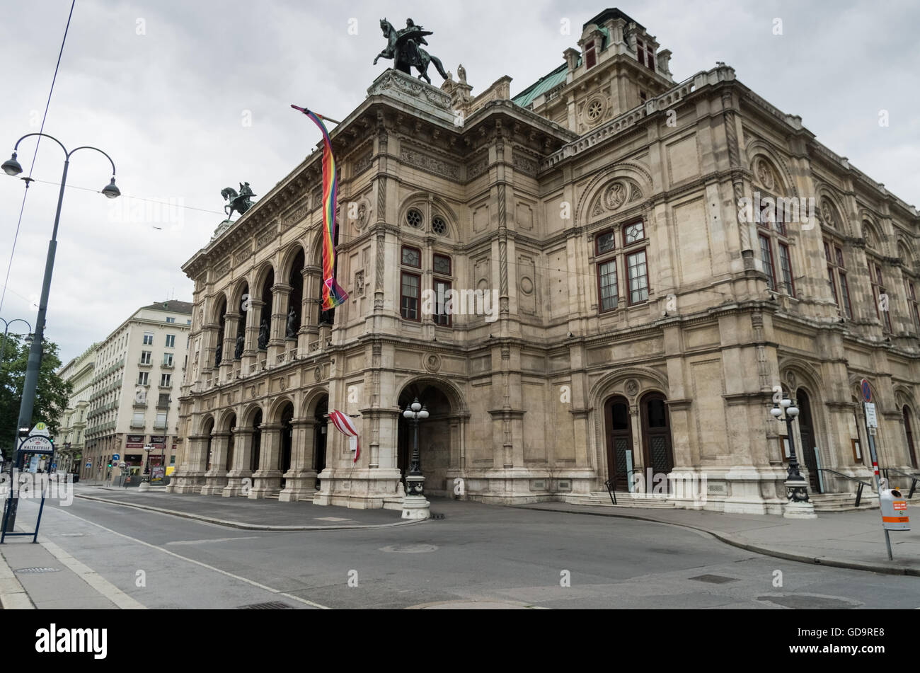 La celebre Wiener Staatsoper (Opera di Stato di Vienna). Foto Stock
