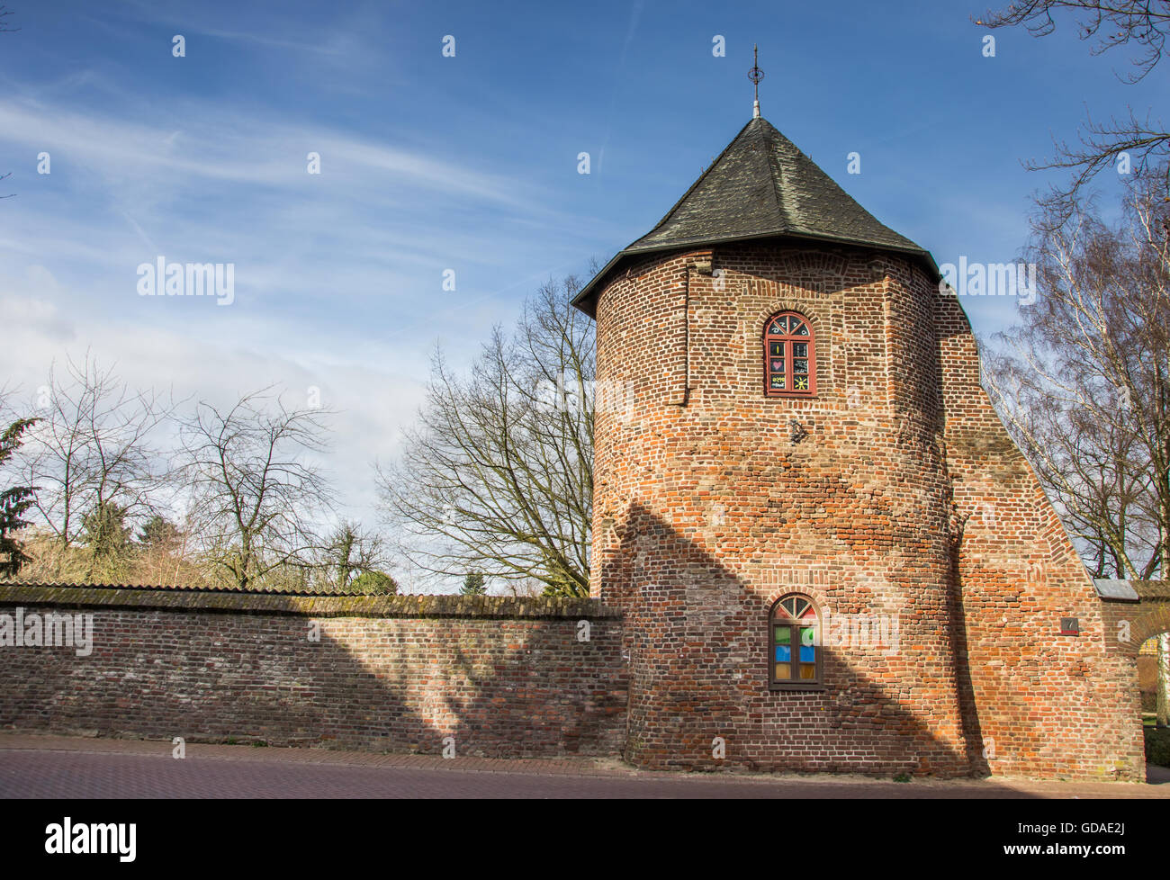 Torre circolare nella parete della città di Xanten, Germania Foto Stock