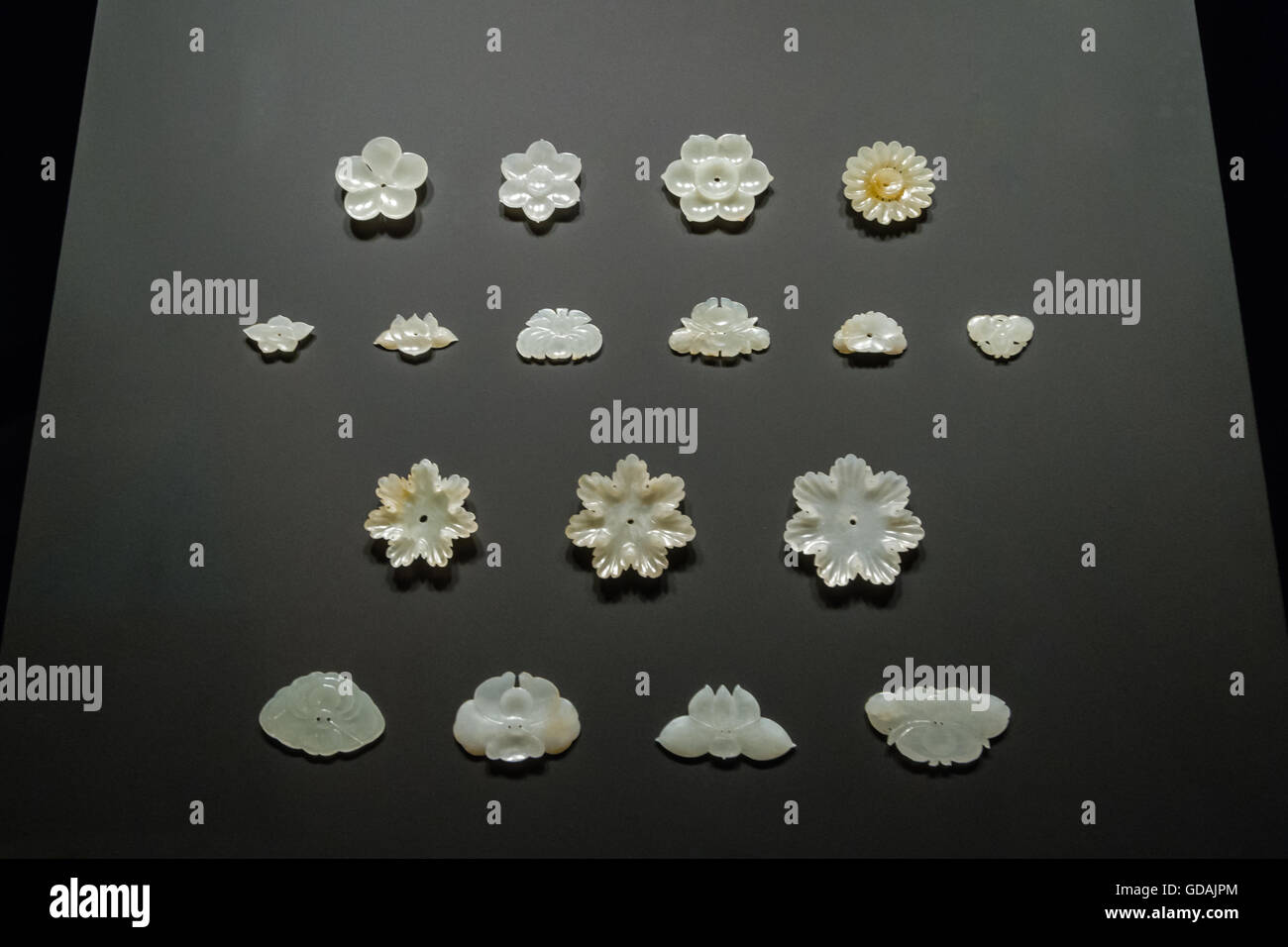 Ornamenti di giada bianca (dinastia Qing) - Museo del patrimonio culturale di Hong Kong Foto Stock