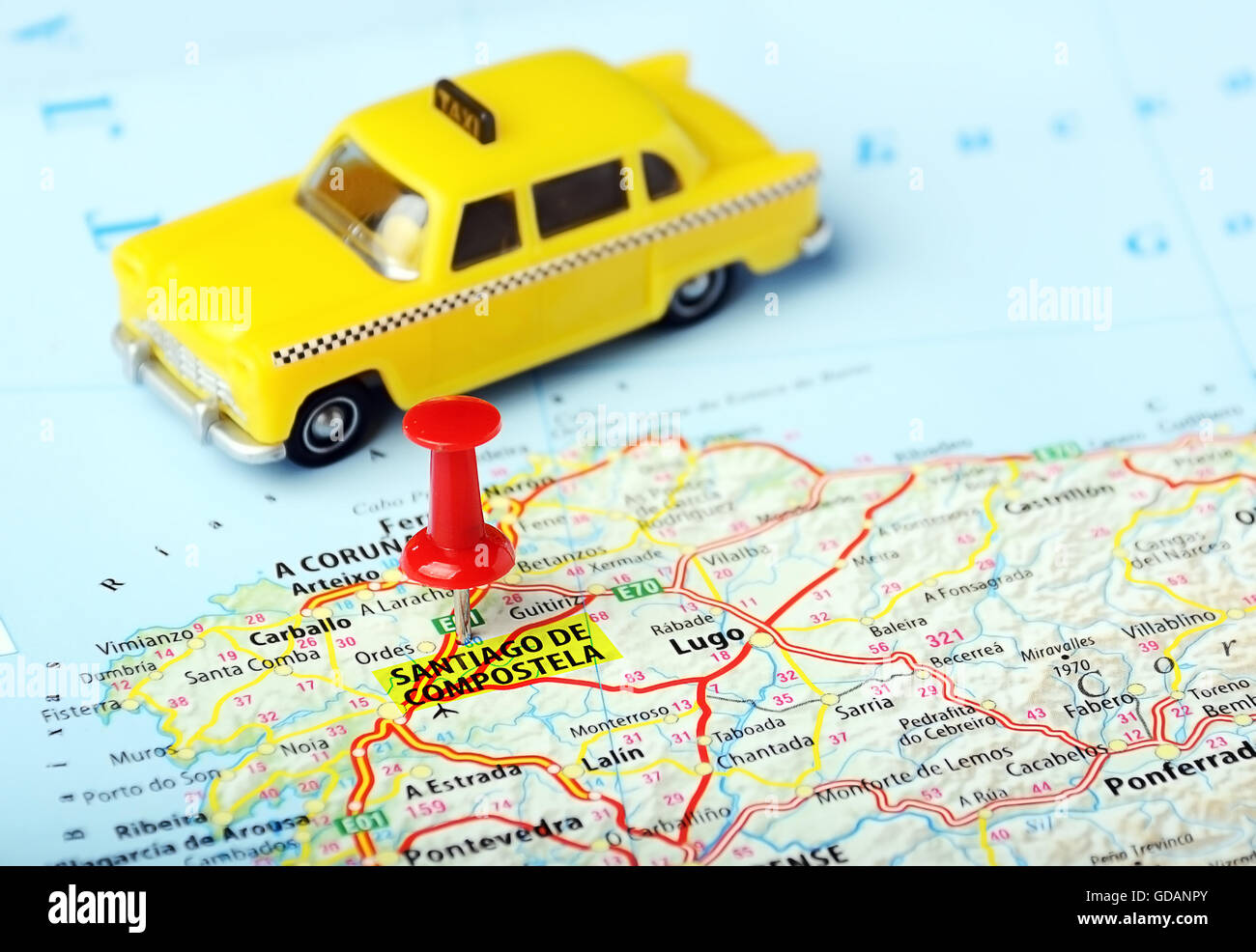 Santiago de Compostela ,Spagna mappa e taxi toy - Concetto di viaggio Foto Stock