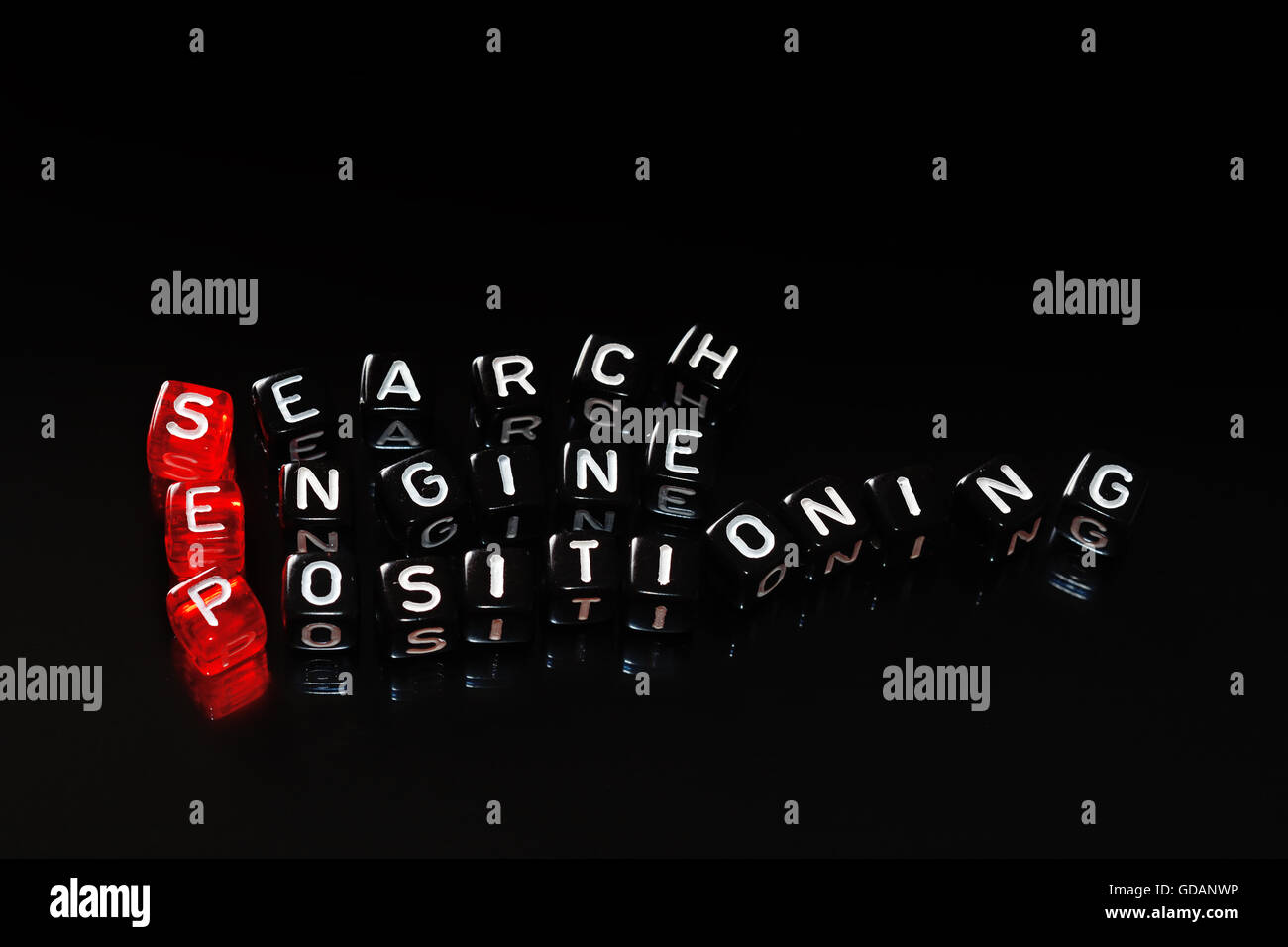 SEP, Posizionamento Motori di Ricerca testo scritto su cubetti Foto Stock