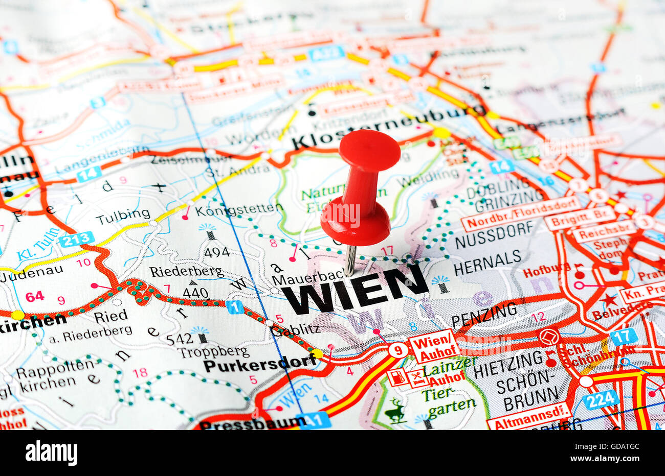 Close up Wien , Austria mappa con perno rosso - Concetto di viaggio Foto Stock