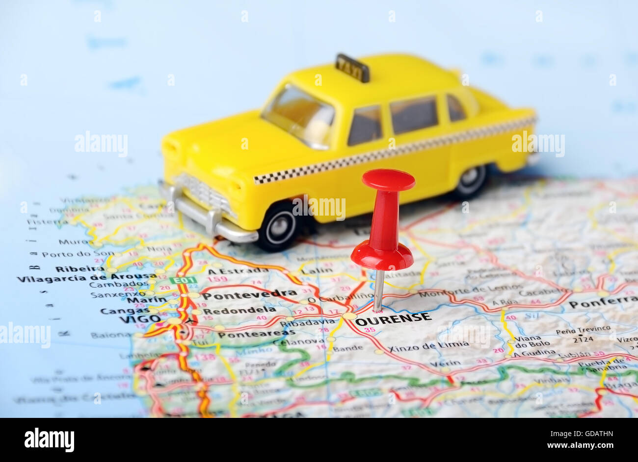 Ourense ,Spagna mappa e taxi toy - Concetto di viaggio Foto Stock