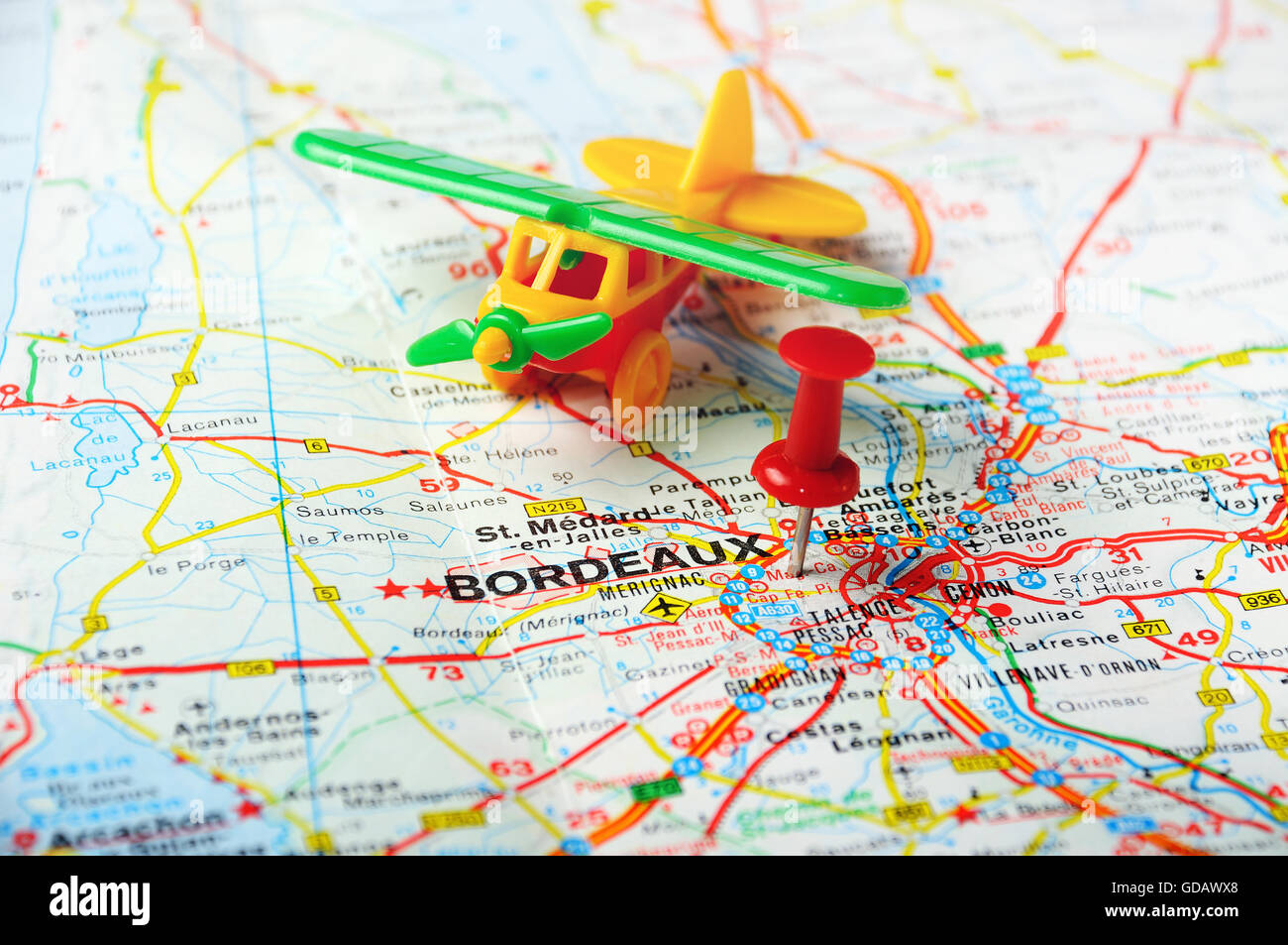 Rosso di spingere il perno rivolto a Bordeaux , Francia mappa e aereo Foto Stock