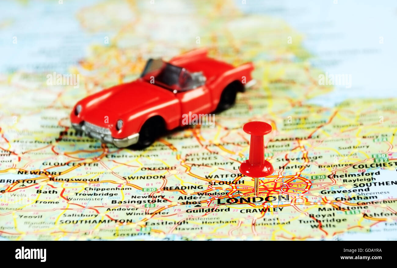 Close up London , Regno Unito mappa ,auto rossa e pin - Concetto di viaggio Foto Stock