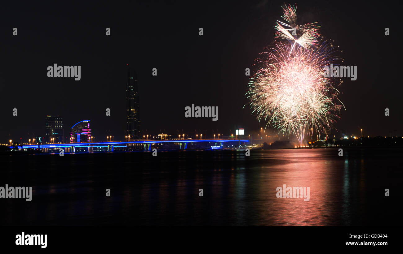 Shopping Festival di Dubai Creek fuochi d' artificio 2016. Foto Stock