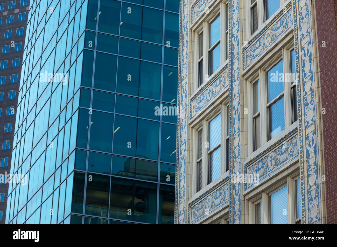 TERRA COTTA facciata edificio BUHL (©JANSSEN & ABBOTT 1913) torri di vetro di Pittsburgh Pennsylvania USA Foto Stock