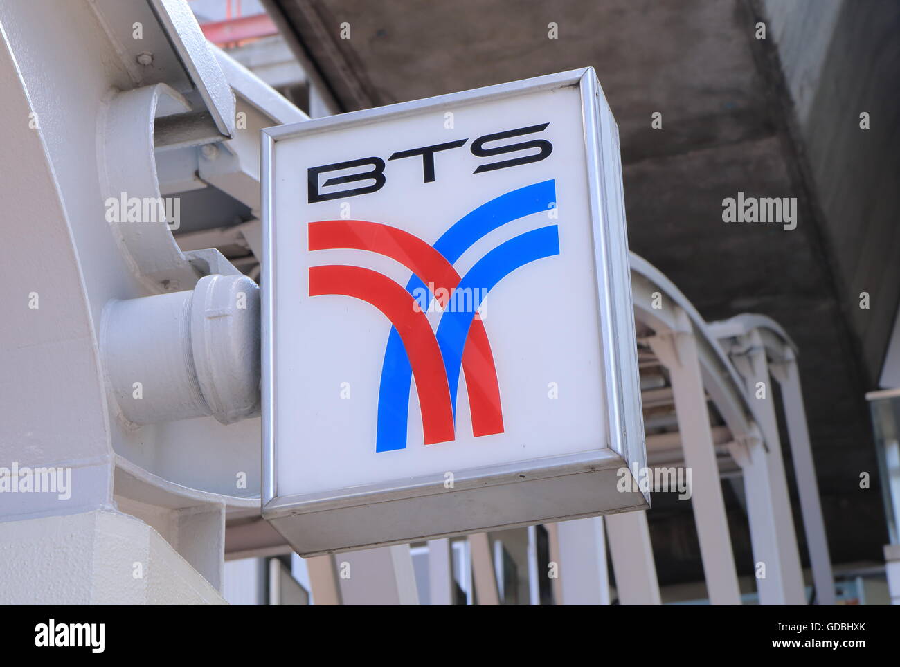 BTS Bangkok i mezzi di trasporto pubblici. Foto Stock