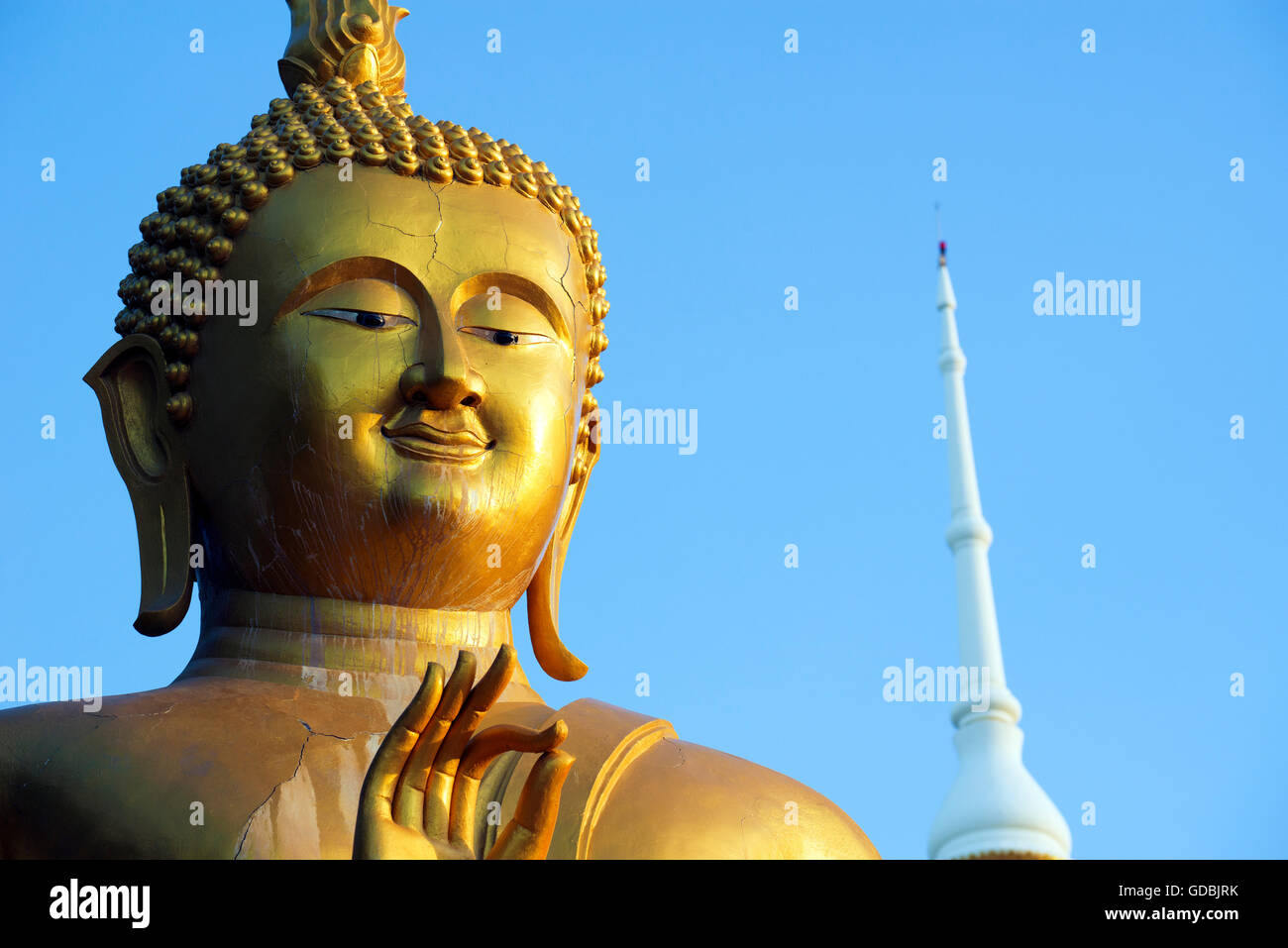 Gigantesca statua del Buddha, Wat Khao Lad tempio Hua Hin, Thailandia. Foto Stock