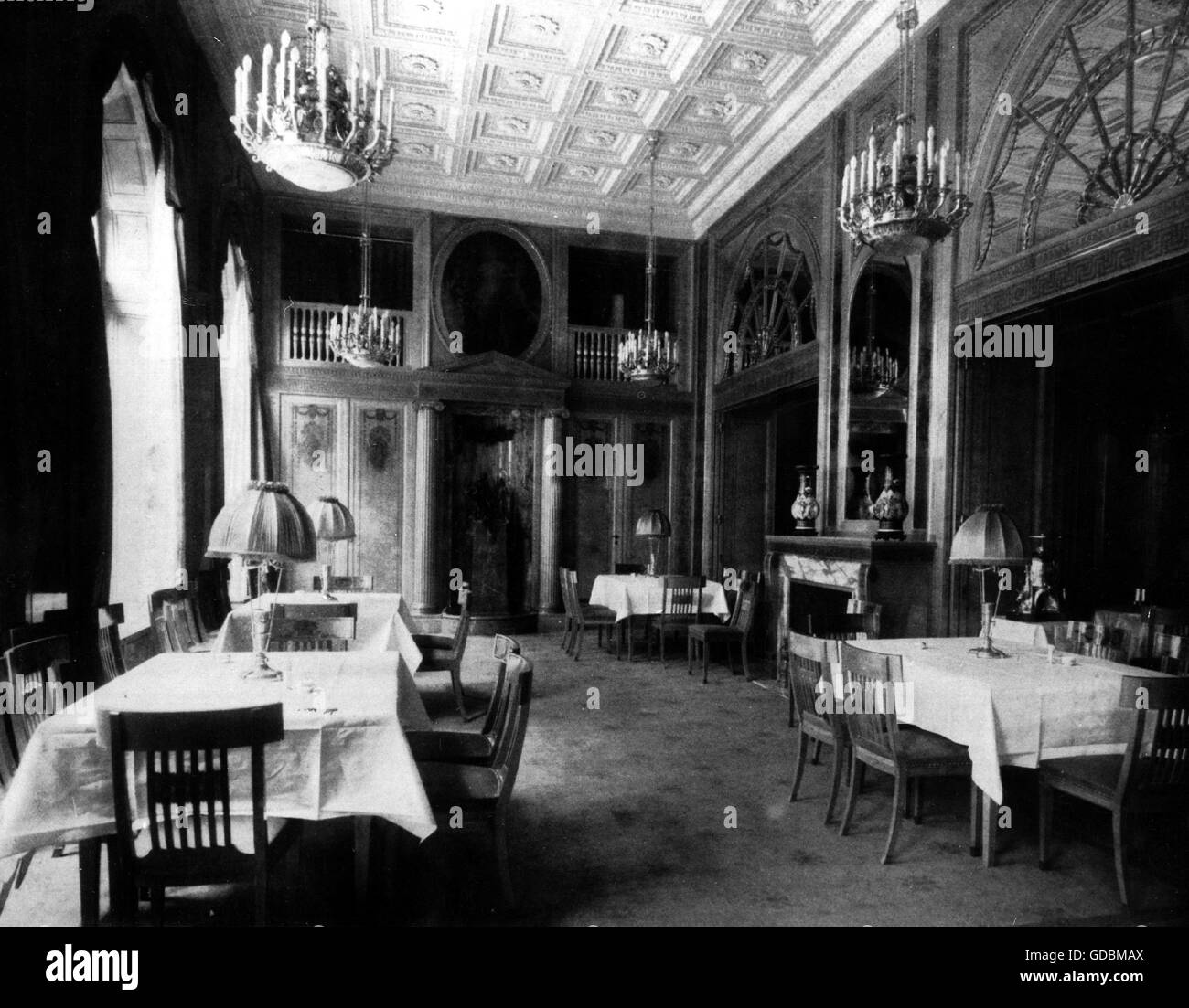 Gastronomia, hotel, Hotel Adlon, costruito: 1905 - 1907, ristorante 'Raphael Hall', vista interna, Berlino, Germania, diritti-aggiuntivi-non-disponibili Foto Stock