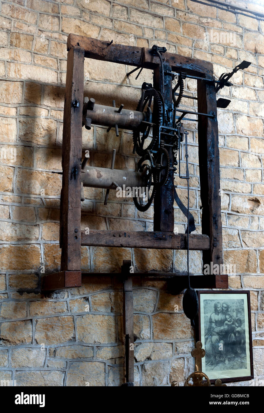 Il vecchio orologio della chiesa di San Giovanni Battista, Grimston, Leicestershire, England, Regno Unito Foto Stock