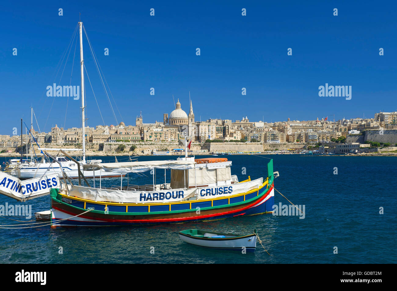 Barche turistiche a Sliema, Valletta, Malta Foto Stock