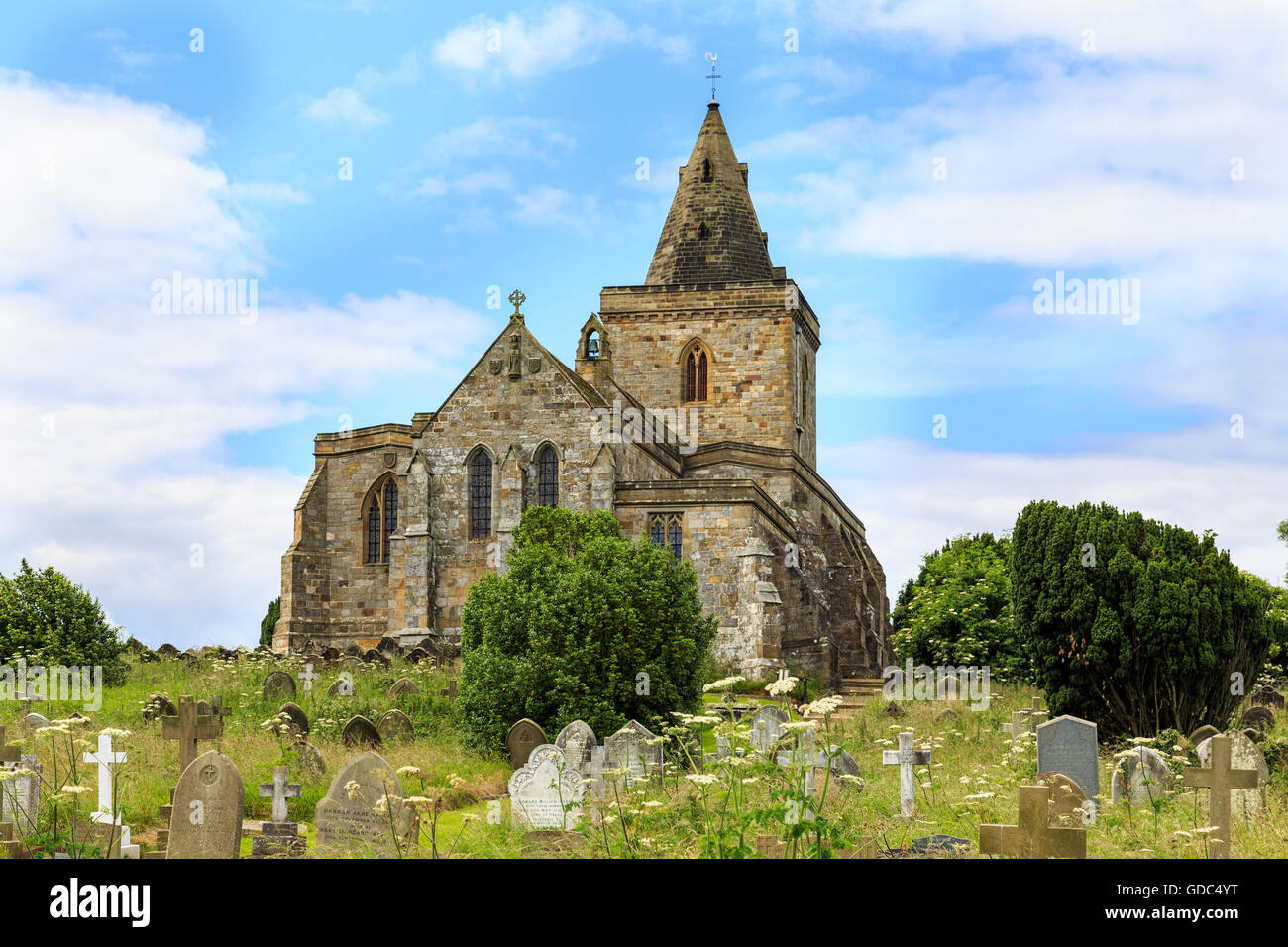 La chiesa di St Oswald. In Lythe, North Yorkshire, Inghilterra. Il 12 luglio 2016. Foto Stock