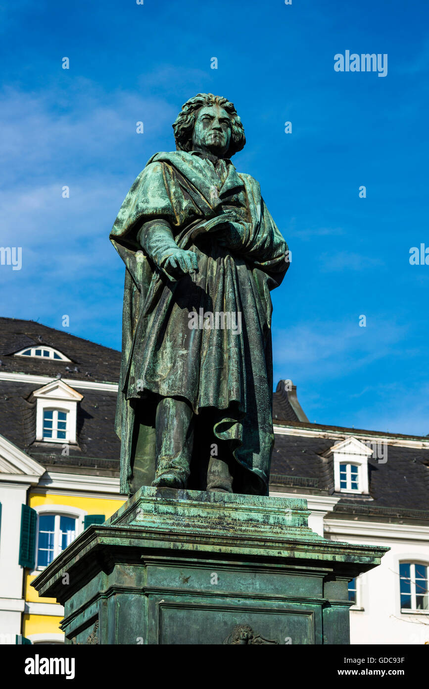 Beethoven,Bonn,bronzo figura,monumento,germania,l'Europa,,compositore Ludwig van Beethoven,musicista,insegnante di musica,Münster plac Foto Stock