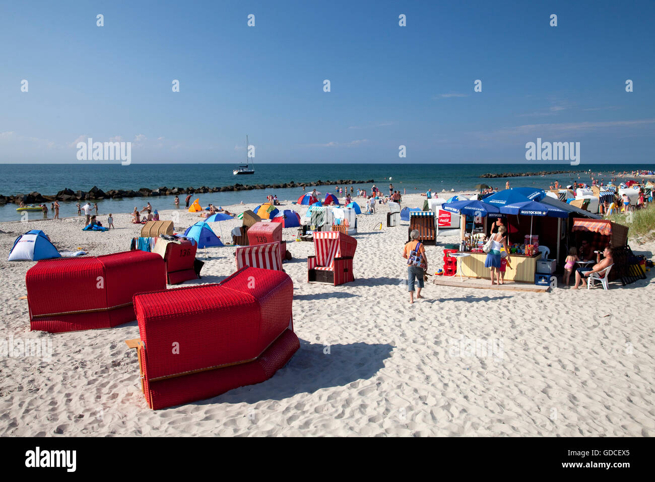 Spiaggia, mare Baltico località di Wustrow, Fischland, Meclemburgo-Pomerania Occidentale Foto Stock