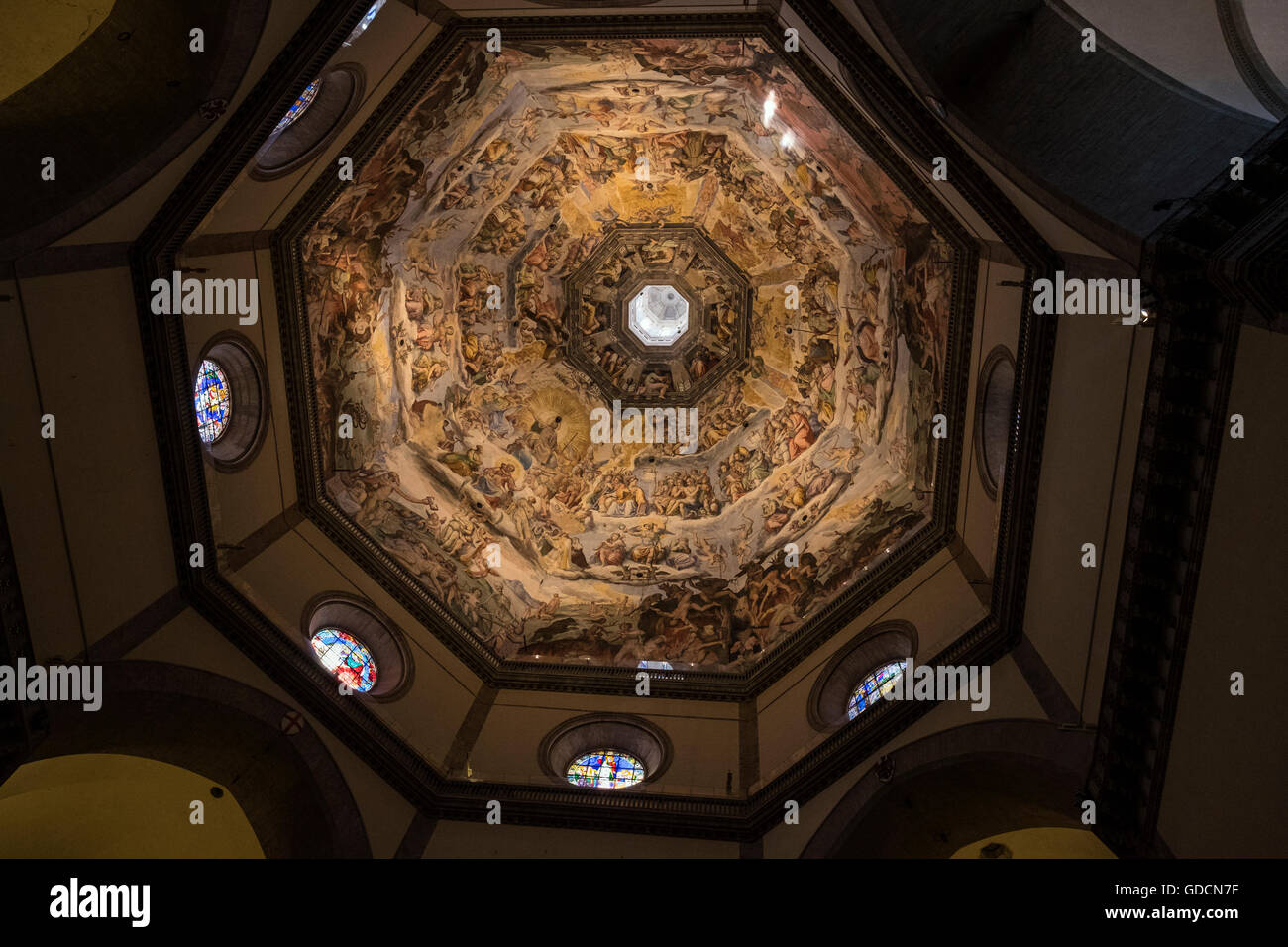 Il soffitto dipinto del Duomo, la cupola della cattedrale di Santa Maria del Fiore, Firenze, Toscana, Italia Foto Stock