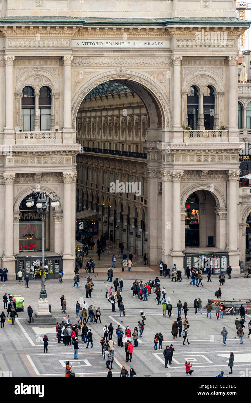 L'Italia, Lombardia, Milano, la Galleria Vittorio Emanuele e la piazza del Duomo Foto Stock