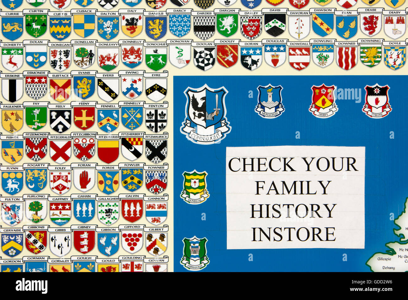 Irlanda, Co Galway, Galway, Shop Street, tradizionale irlandese i nomi di famiglia, genealogia avviso di servizio Foto Stock