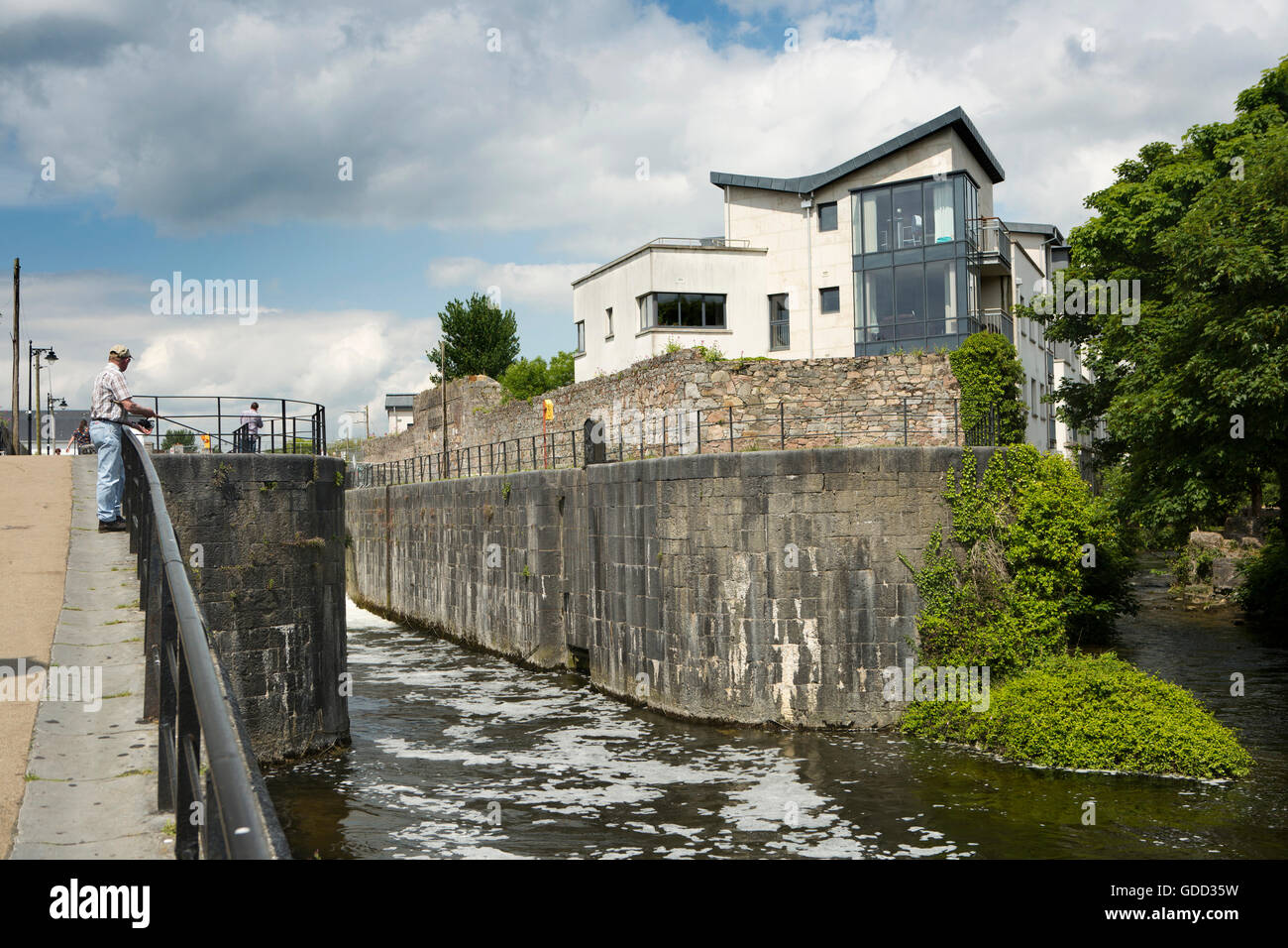 Irlanda, Co Galway, Galway, Eglinton Canal scorre verso il fiume Corrib Foto Stock