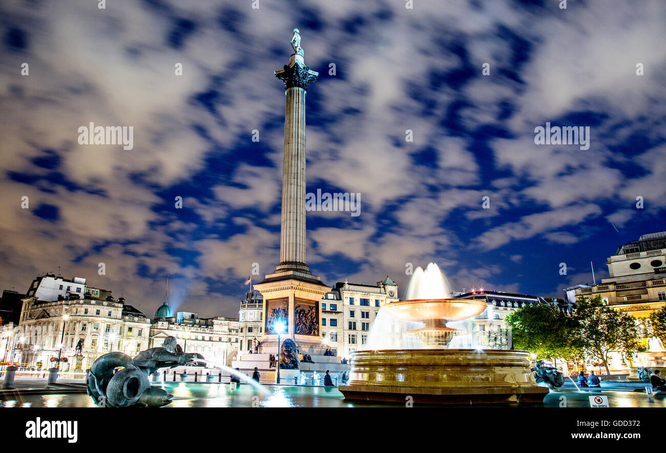 Trafalgar Square di notte London REGNO UNITO Foto Stock