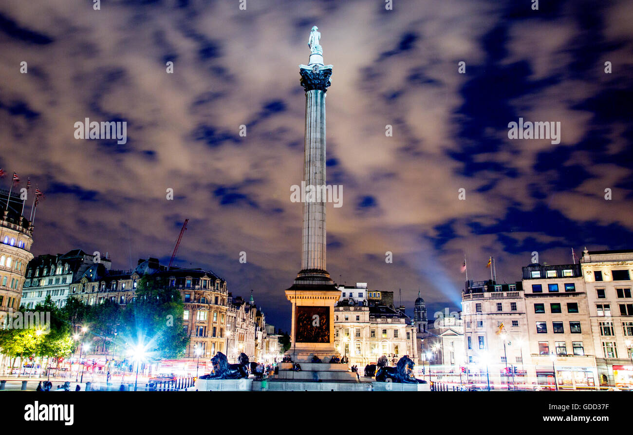 Trafalgar Square di notte London REGNO UNITO Foto Stock