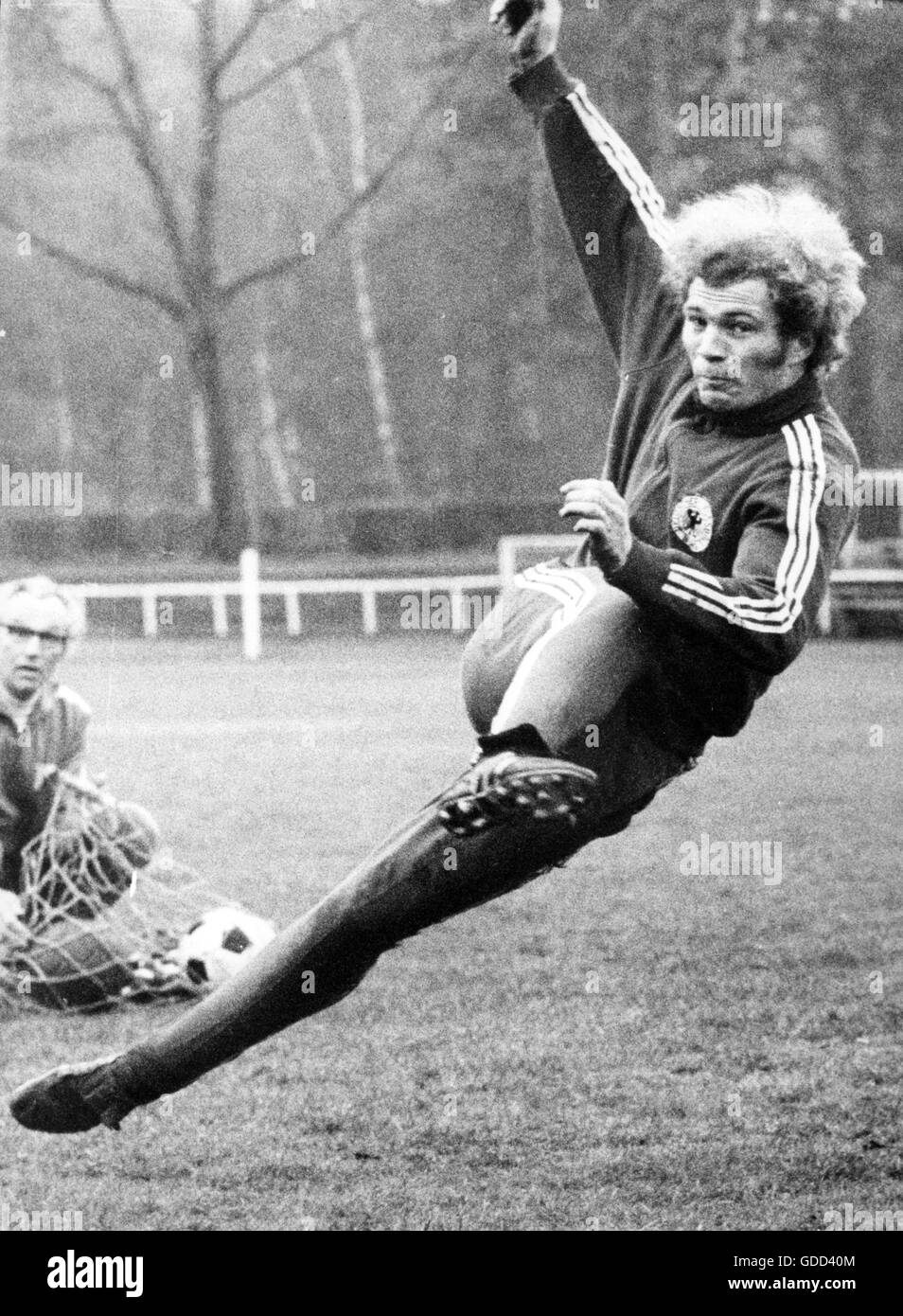 Hoeness, Ulrich "Uli', * 5.1.1952, atleta tedesco, funzionario di calcio e imprenditore, come giocatore per il team nazionale tedesco, durante il corso di formazione, la preparazione per il Campionato Europeo 1972 a piena lunghezza del 25.3.1972, Foto Stock