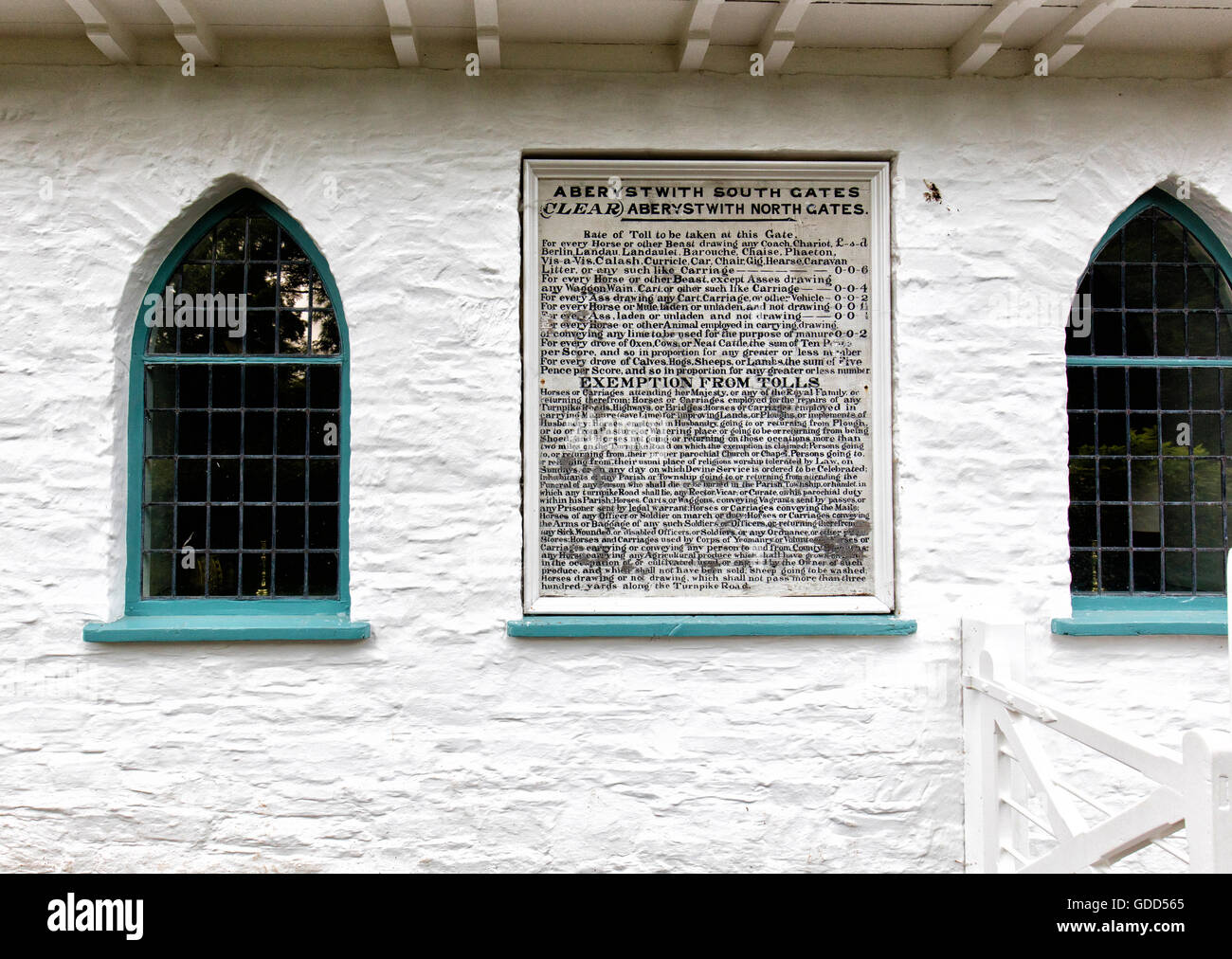 Le regole e le tasse avviso sul ricostruito Aberystwyth South Gate Casello a St Fagan's Museo di Storia Nazionale del Galles Foto Stock