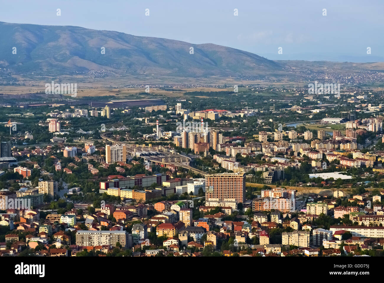Vista panoramica della città capitale della Repubblica di Macedonia Foto Stock