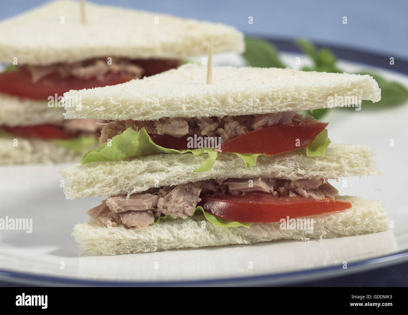 Il FAST FOOD, club sandwich con insalata e pomodoro Foto Stock