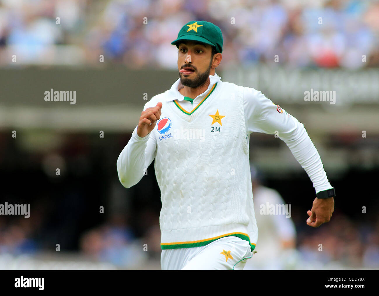 Londra, Regno Unito. Il 15 luglio 2016. Il primo Investec Cricket Test Match. Tra Inghilterra e Pakistan. Il Pakistan Shan Massud insegue a fermare un credito quattro: Azione Plus immagini di sport/Alamy Live News Foto Stock