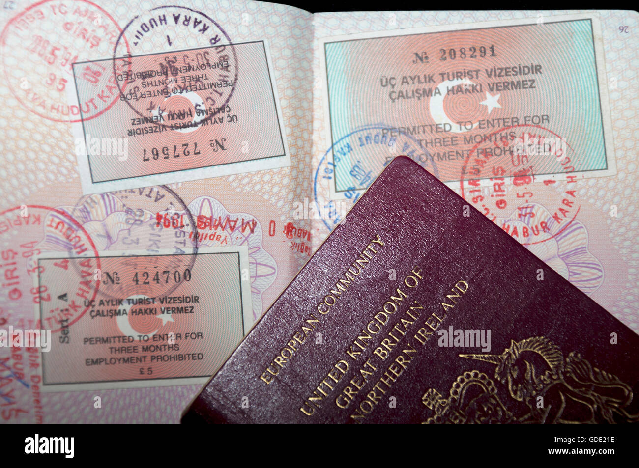 Il 16 luglio 2016. Tentato colpo di stato perpetrato in Turchia. L'immagine mostra il visto turco nel passaporto UE in questo caso UK passaporto britannico. Foto: Richard Wayman Foto Stock