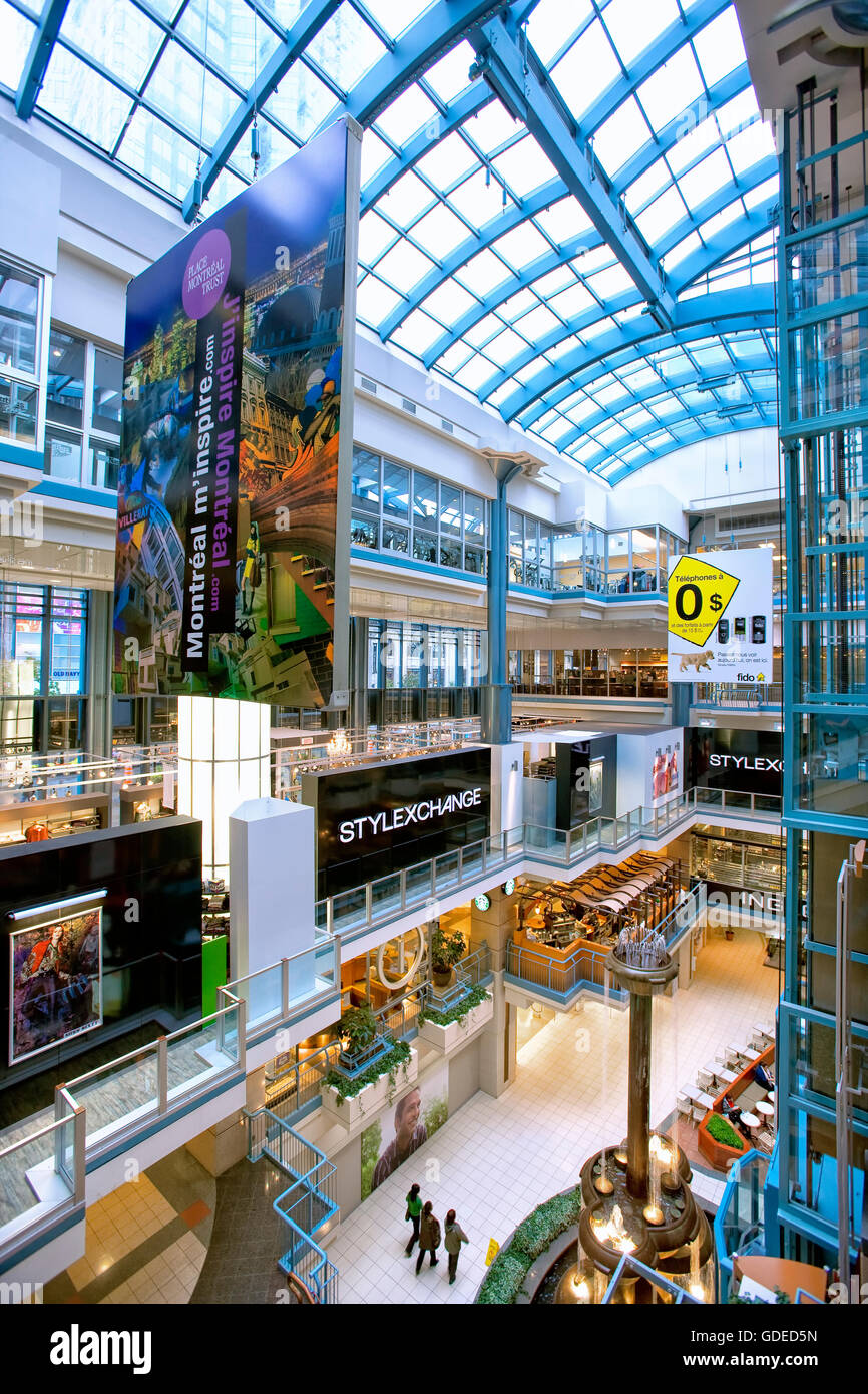 Il centro commerciale per lo shopping Place Trust di Montreal a Montreal Foto Stock