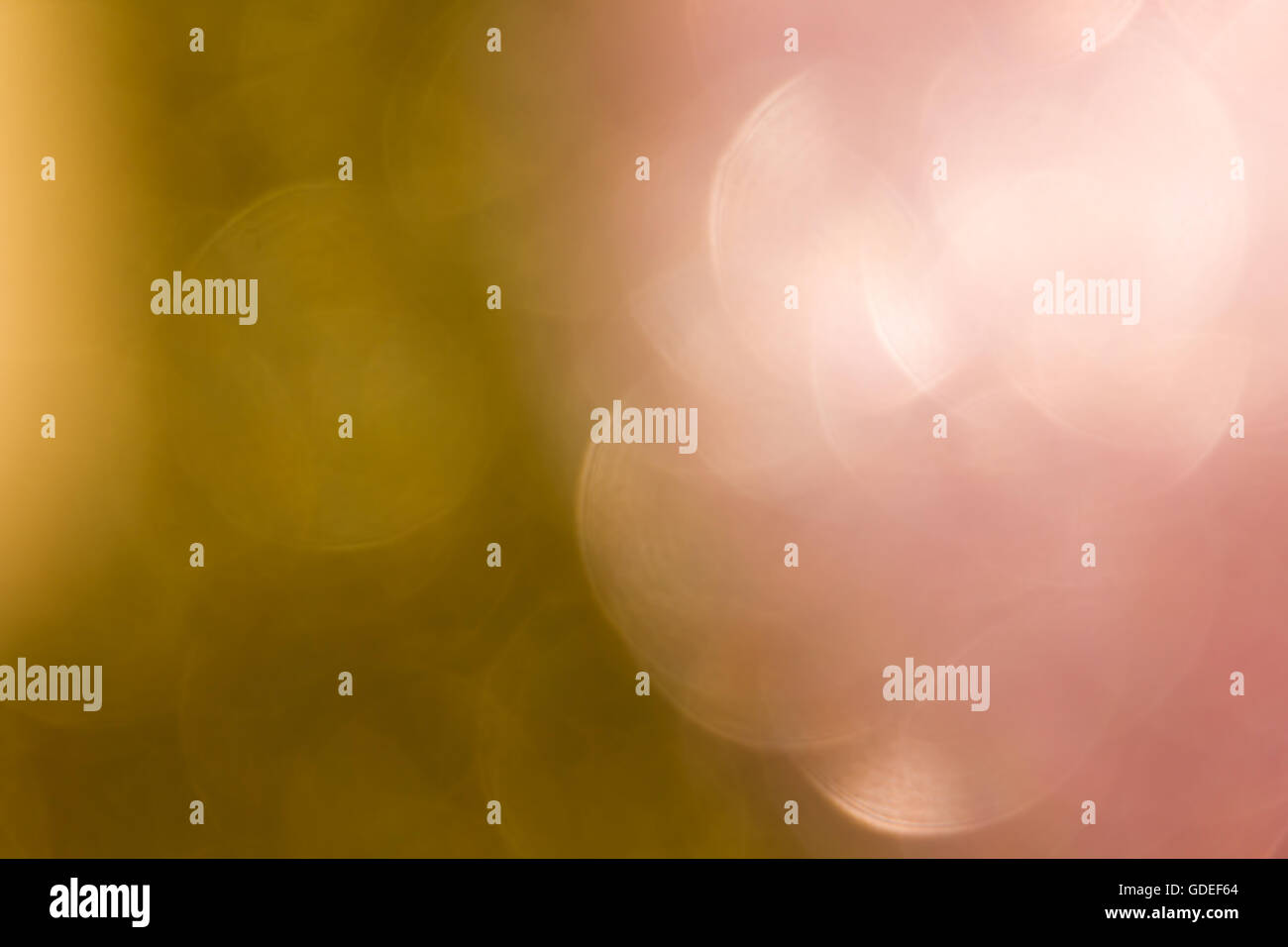 Romantica dolce big pink e golden color pastello bokeh sfondo astratto, sfondo semplice, grande bokeh rotondi Foto Stock