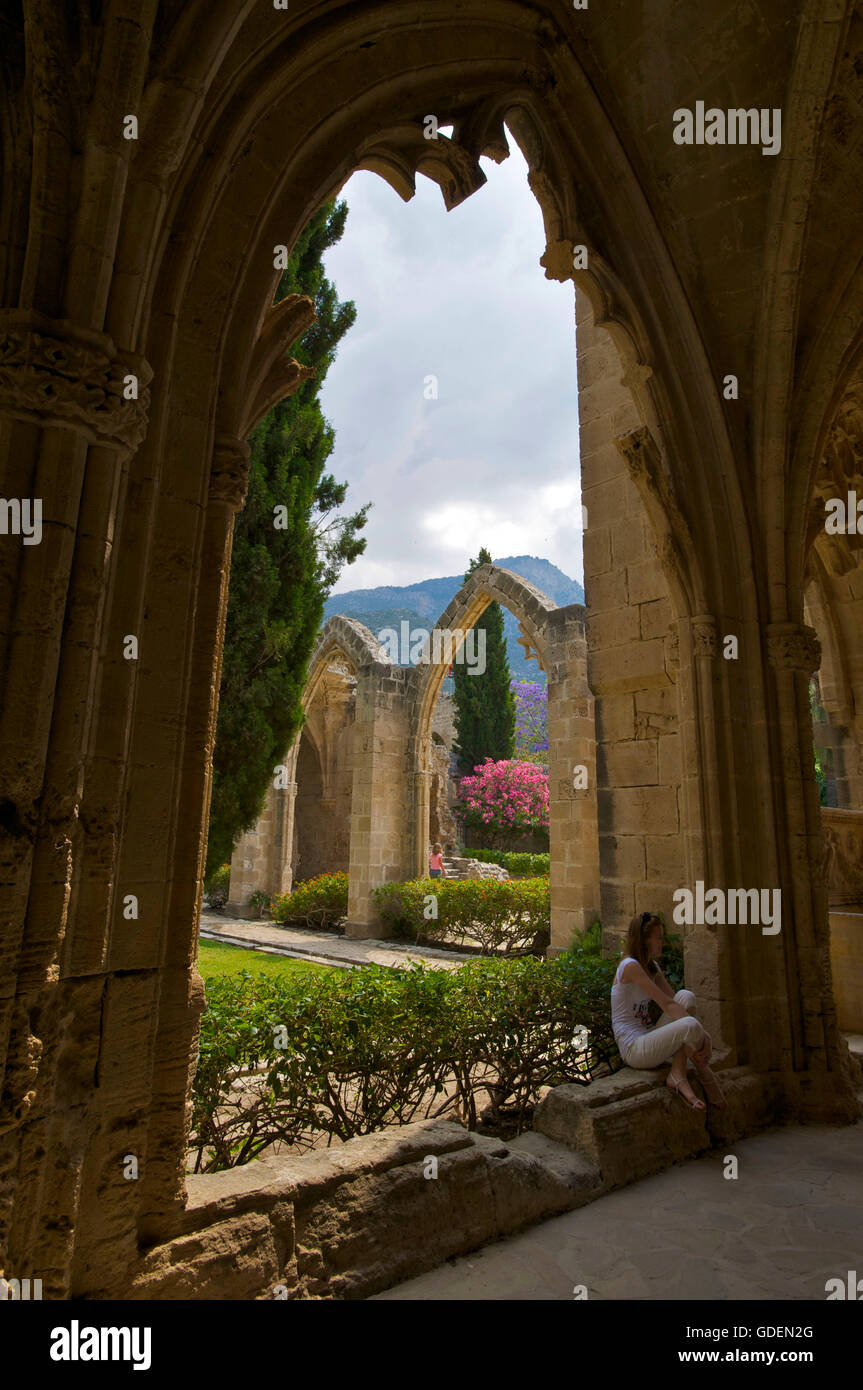 Rovine gotiche del monastero di Belapais, Beylerbey, Cipro del Nord Foto Stock