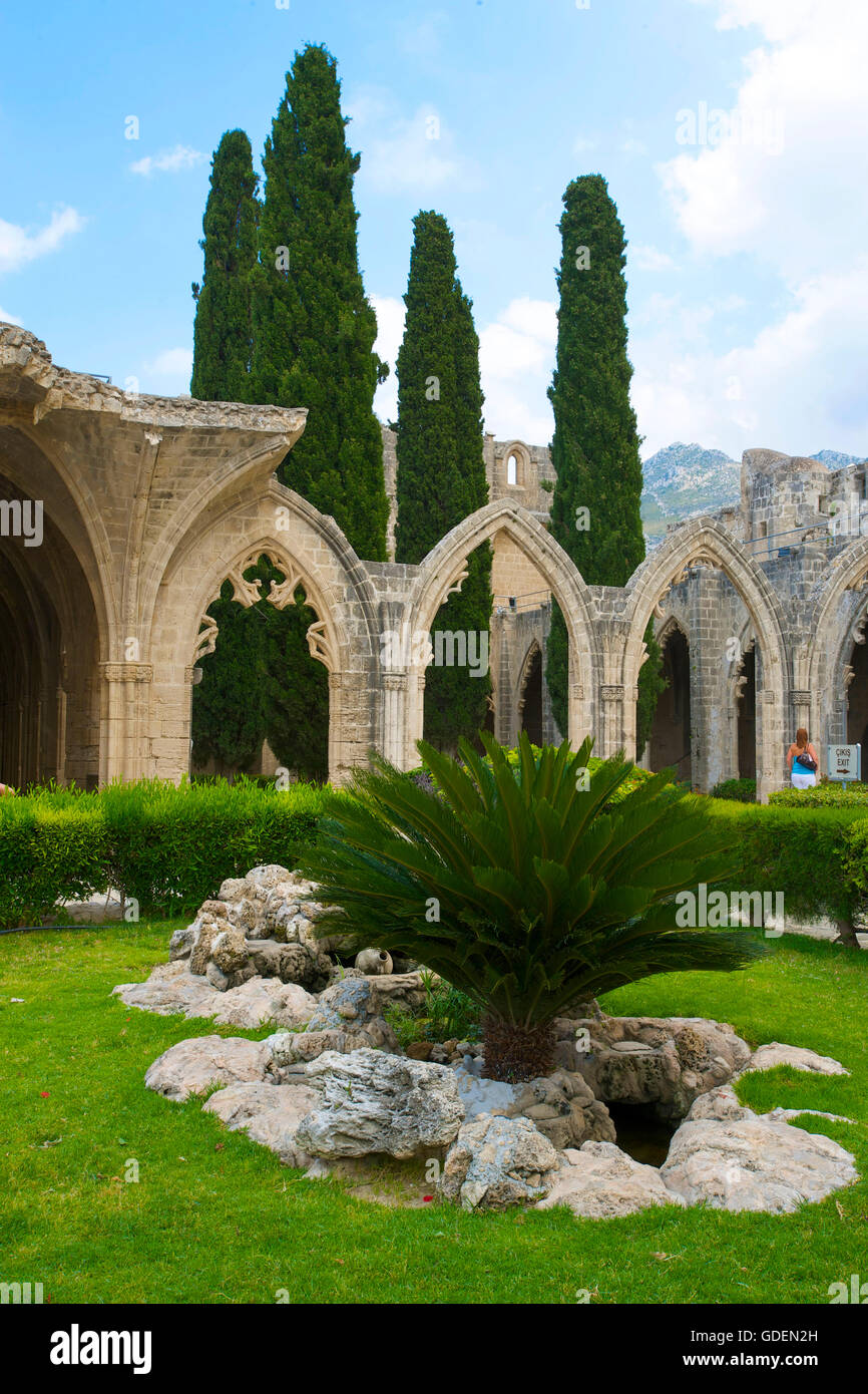 Rovine gotiche del monastero di Belapais, Beylerbey, Cipro del Nord Foto Stock