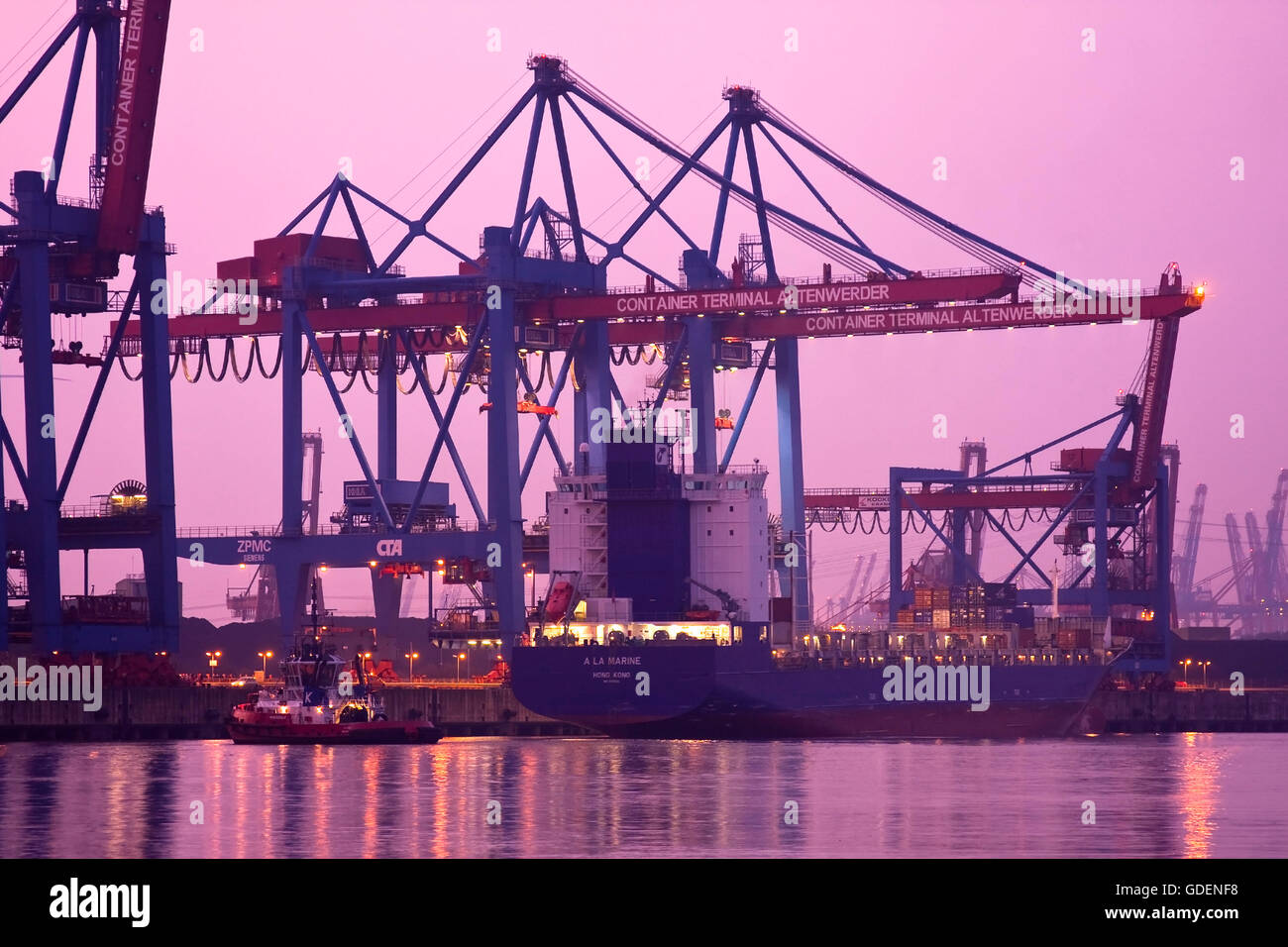 Container terminal Altenwerder, porto di Amburgo, Germania Foto Stock