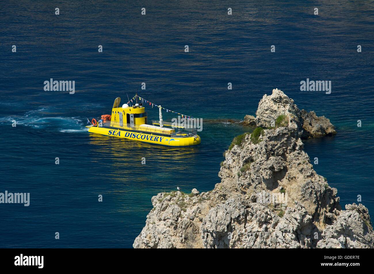 Escursione sottomarino in tne baia di Paleokastritsa, Korfu, Corfu, Isole Ionie, Grecia Foto Stock