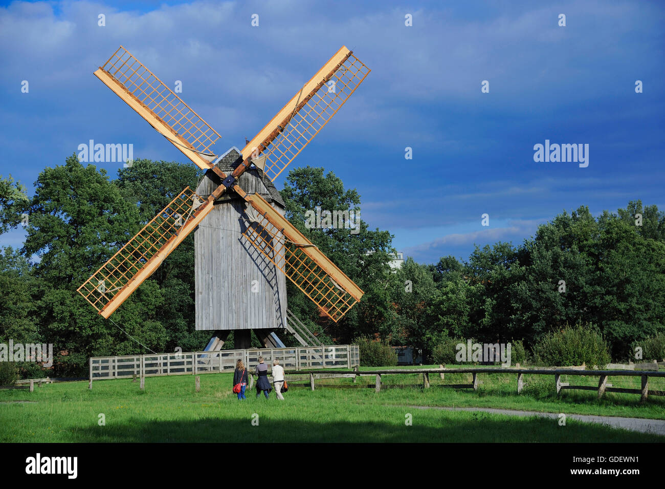 Paese-museo Cloppenburg, mulino a vento, Cloppenburg, Bassa Sassonia, Germania Foto Stock