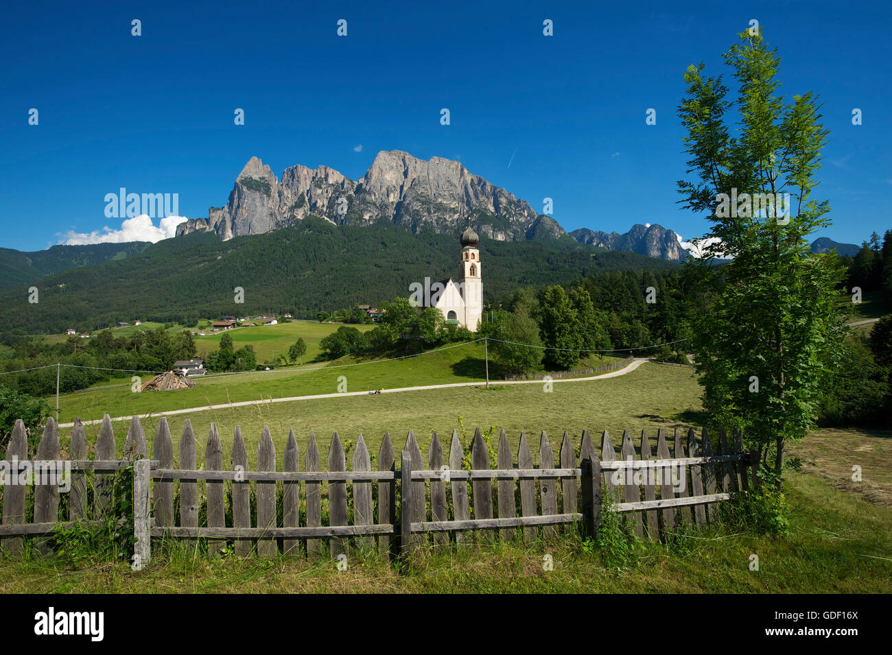 San Costantino, Voels, il massiccio dello Sciliar Alpe di Siusi Alto Adige - Italia Foto Stock