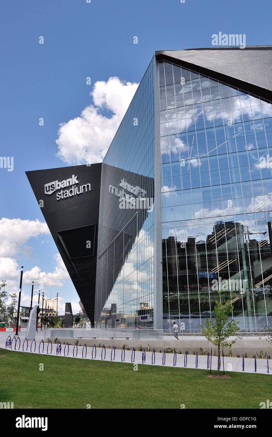 Minnesota Vikings US Bank Stadium di Minneapolis in una giornata di sole Foto Stock Minnesota Vikings US Bank Stadium di Minneapolis in una giornata di sole Foto Stock