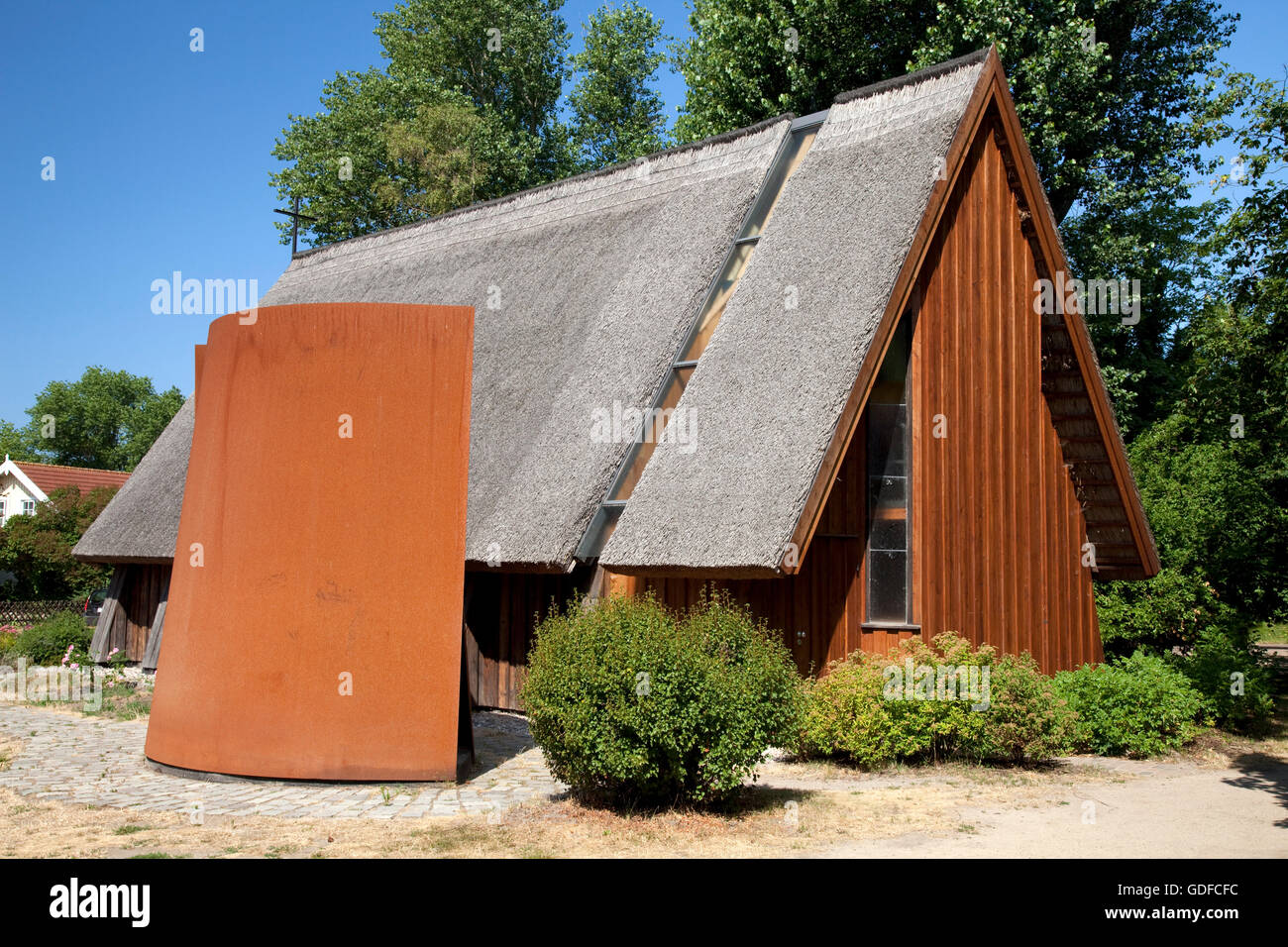 Tetto di Paglia, Schiffer Chiesa, Mar Baltico località di Ahrenshoop, Fischland, Meclemburgo-Pomerania Occidentale Foto Stock
