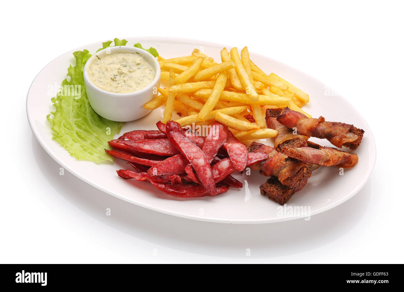 Appetitoso ristorante cibo su sfondo bianco Foto Stock
